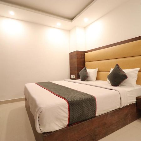 Family Hotel Tark Near Igi Airport Delhi 뉴델리 외부 사진
