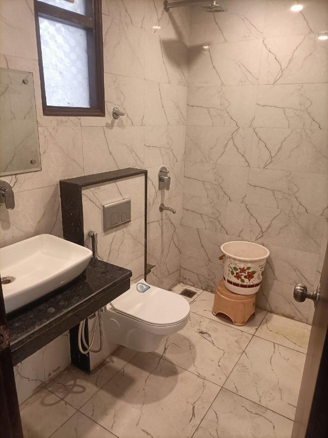 Family Hotel Tark Near Igi Airport Delhi 뉴델리 외부 사진