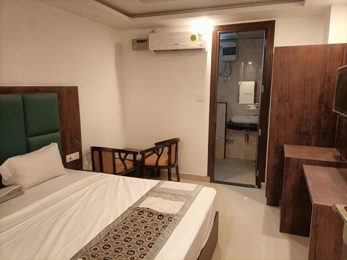 Family Hotel Tark Near Igi Airport Delhi 뉴델리 외부 사진