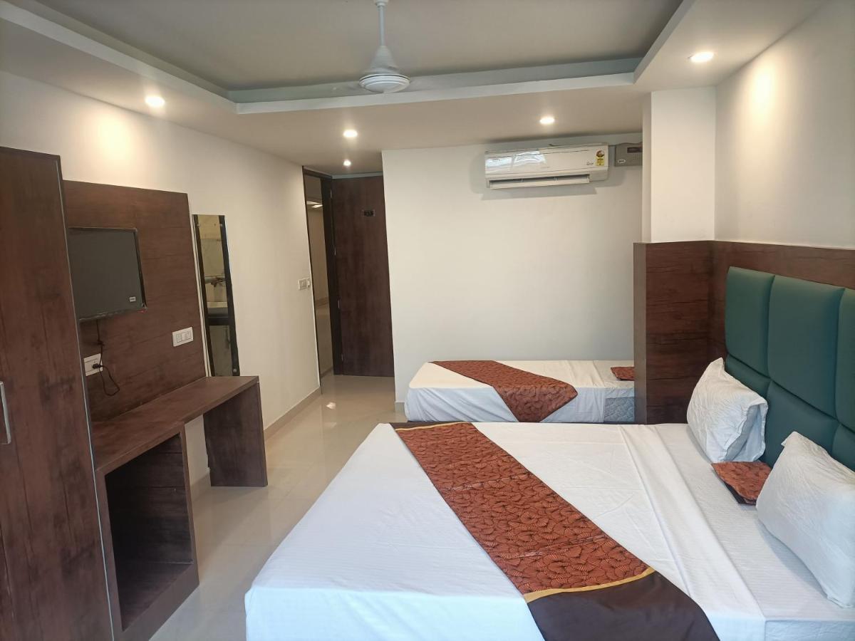 Family Hotel Tark Near Igi Airport Delhi 뉴델리 외부 사진