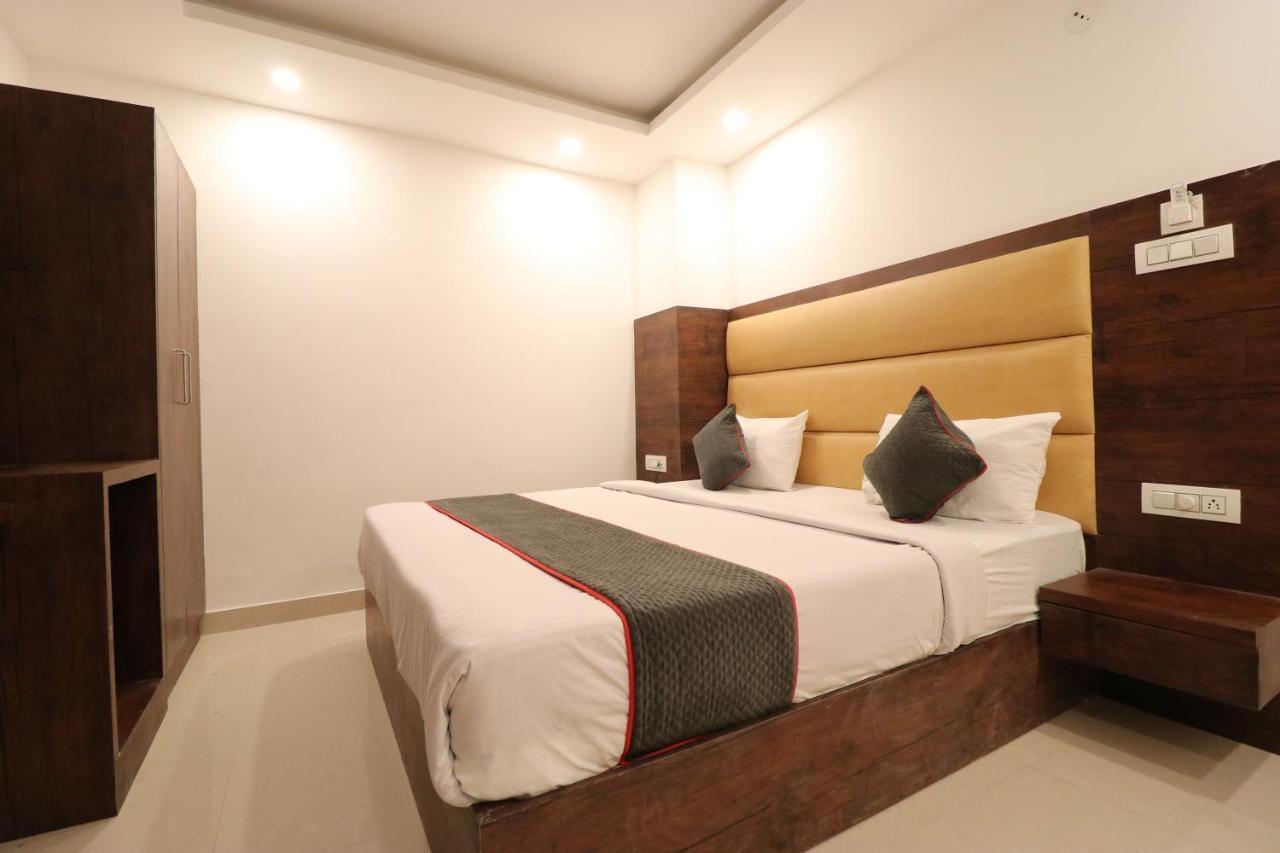 Family Hotel Tark Near Igi Airport Delhi 뉴델리 외부 사진